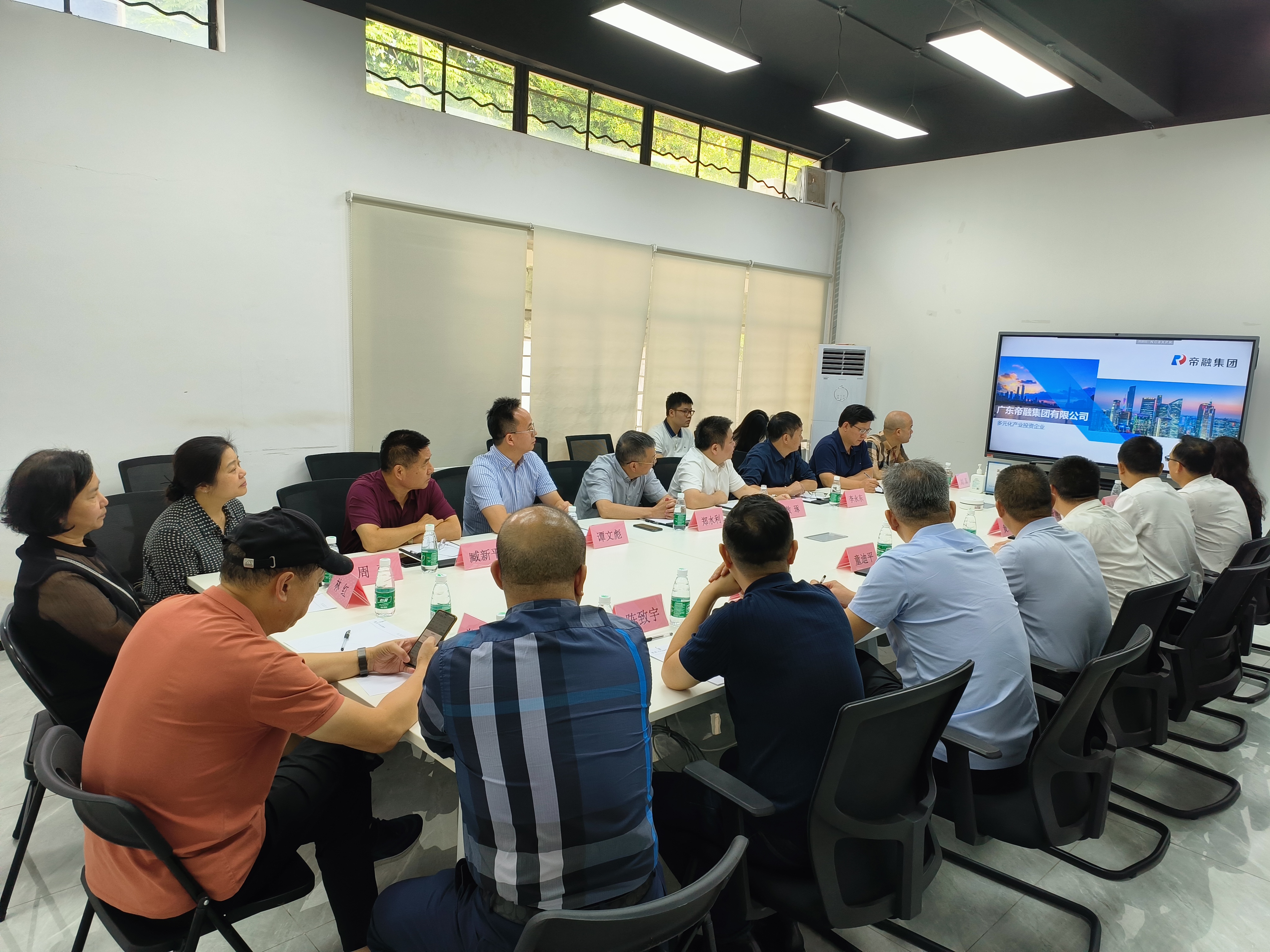 J9����-����վ����