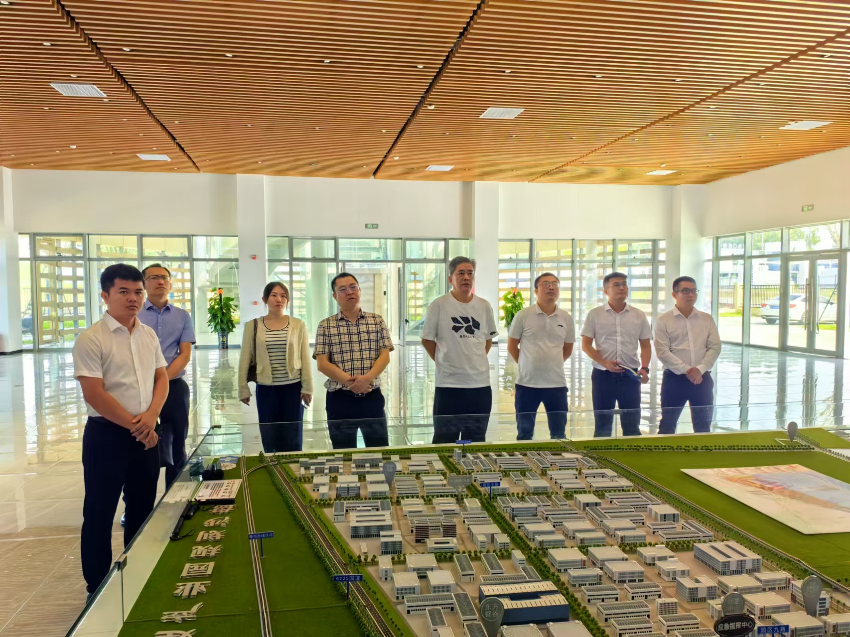 J9����-����վ����