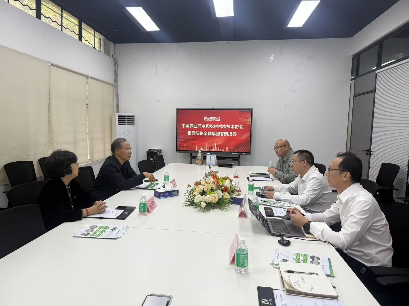 J9����-����վ����